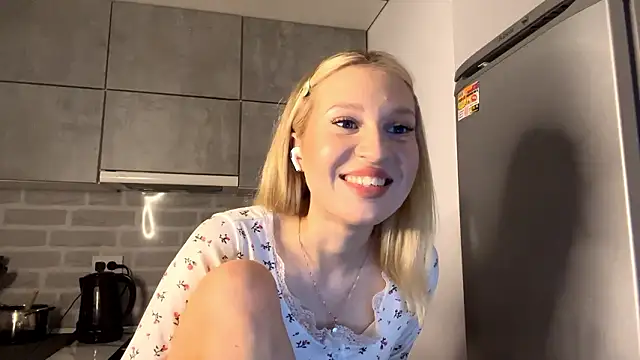 DozyLagging's cam snapshot