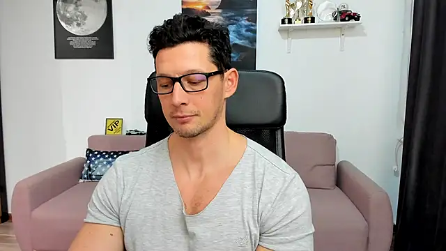 BrutusK08 live sex cam