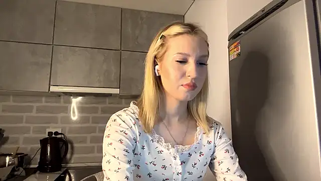 DozyLagging's cam snapshot