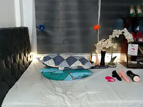 sylvannia_cumslut live sex cam