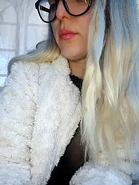 dolcehelena993 live sex cam