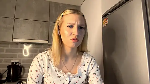 DozyLagging's cam snapshot