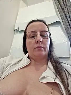 Goodass7 live sex cam