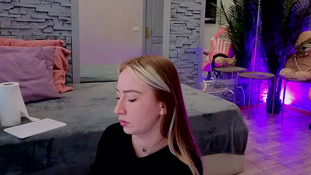 Reina_Cummings's cam snapshot