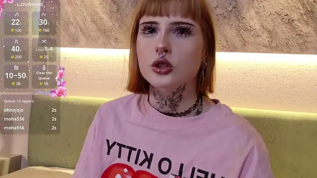 MilkMeSoftly live sex cam