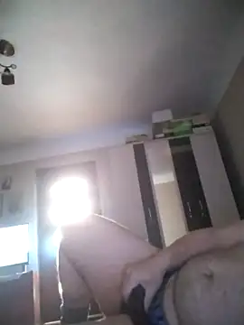 nudistu021's cam snapshot