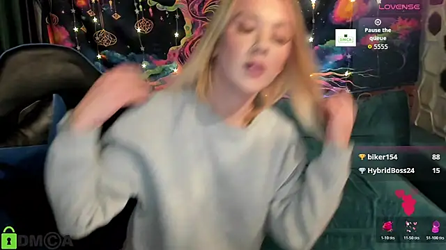 CrystalGirl99's cam snapshot