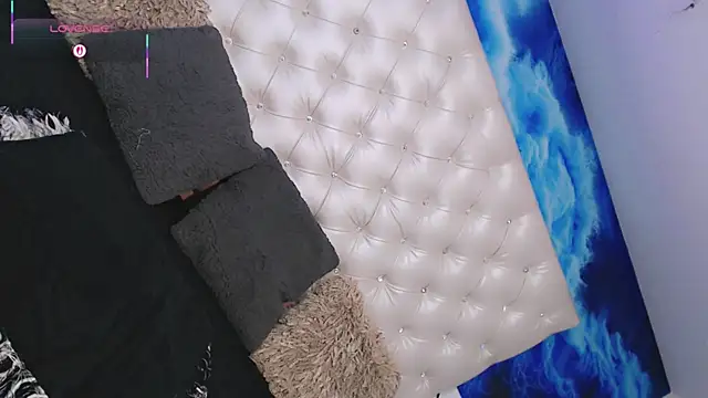 Milla_Star_'s cam snapshot