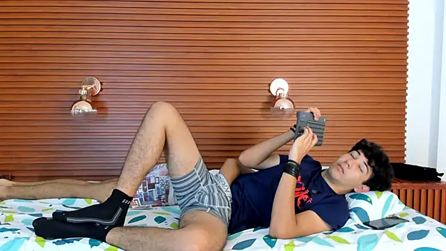 PeakkTwiins live sex cam