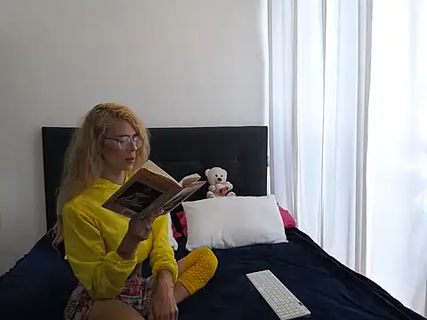 july_fucha live sex cam