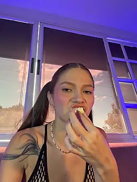 EmmaJhoons's cam snapshot