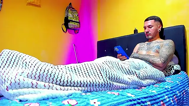 tattooedsmoker777's cam snapshot