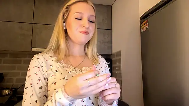 DozyLagging's cam snapshot