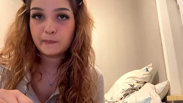 SaraHayley's cam snapshot