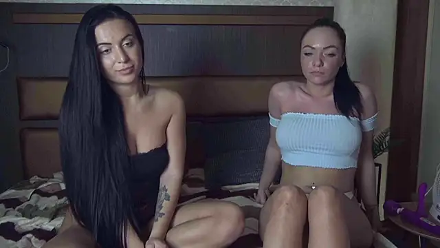 BustyBrunettes live sex cam