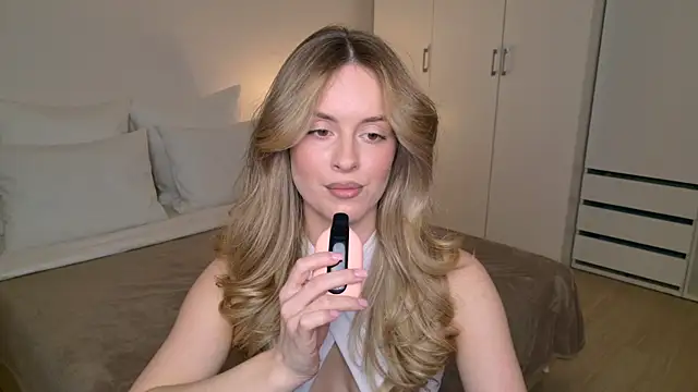 RozzitaBedberry live sex cam