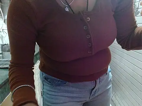 LovingPihu live sex cam