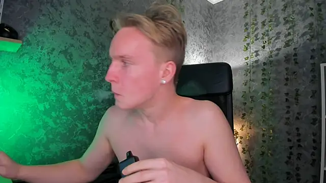 AlexxSweet live sex cam