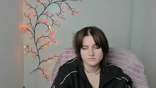 Alice_Wonderme live sex cam