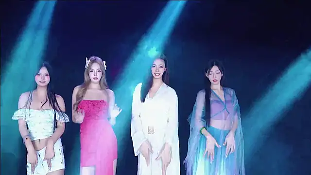 SuperGirl-100's cam snapshot