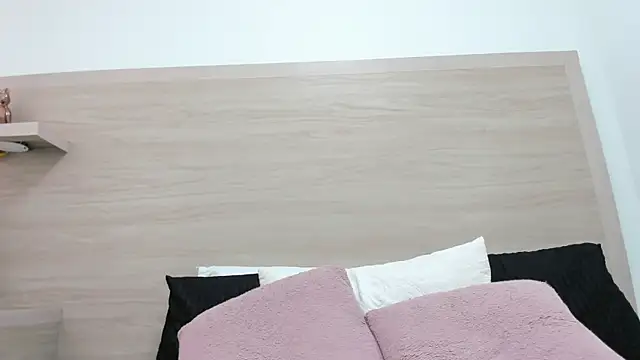 mia_luxx1's cam snapshot