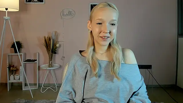 LatrinaNivala's cam snapshot