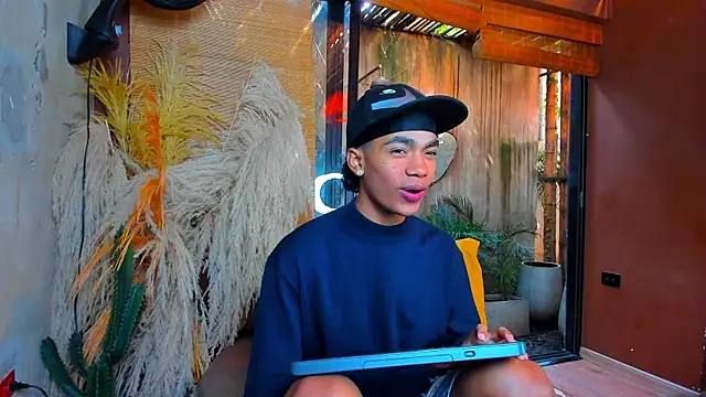 AlanCutee's cam snapshot