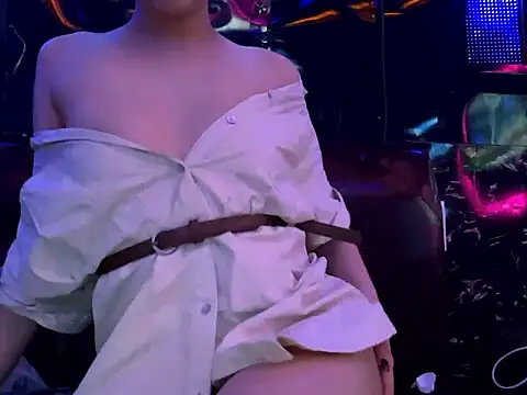 Nhi_Chibii05's cam snapshot