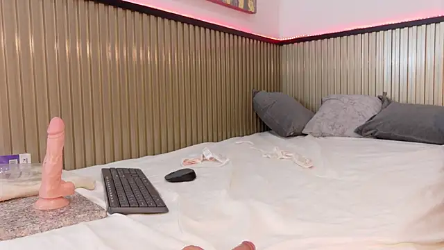 Scarlet_Vixen_'s cam snapshot