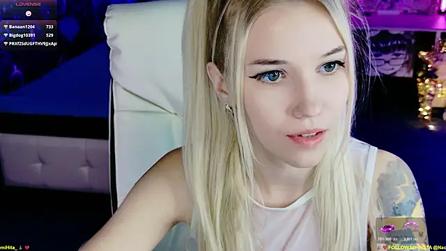 NaomiHita live sex cam