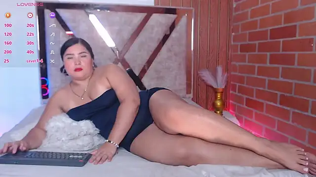 AGATHAA_WHITE live sex cam