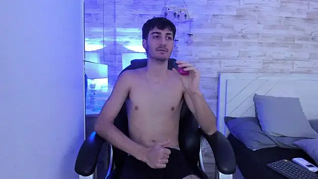 Emir_Ozan_ live sex cam