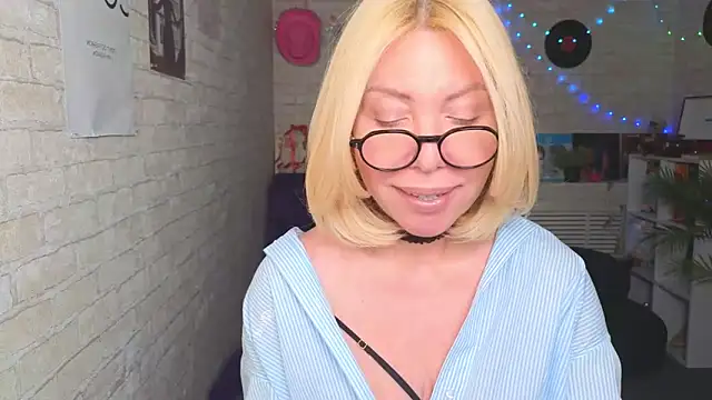 Wendy_Waves's cam snapshot