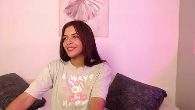 chloe_peach_'s cam snapshot