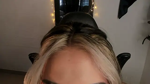 AnnikaMerliahh_ live sex cam