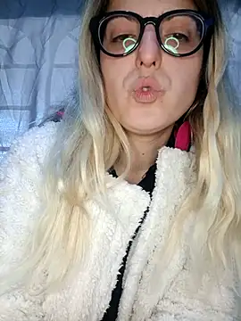 dolcehelena993 live sex cam