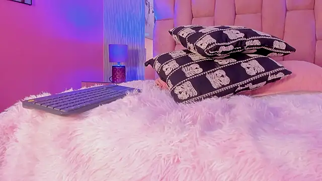 Fernanda_Thail's cam snapshot