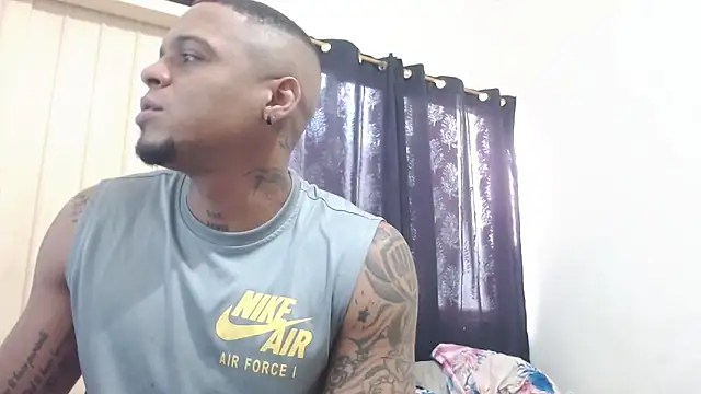 hot_and_naughty_latin live sex cam