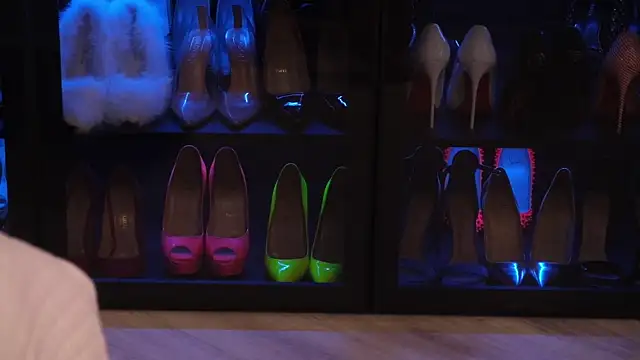 Rikka_Moore live sex cam