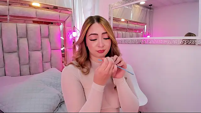 Katalina_Evans's cam snapshot