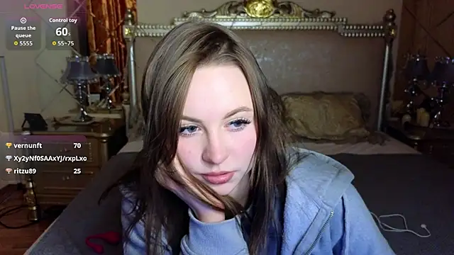 HolyBabyDoll's cam snapshot