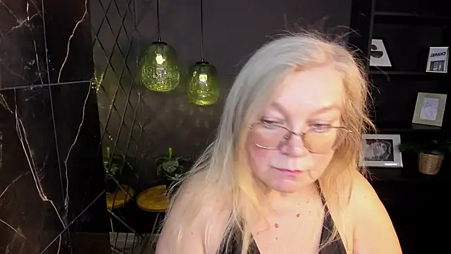 NataliMellow live sex cam