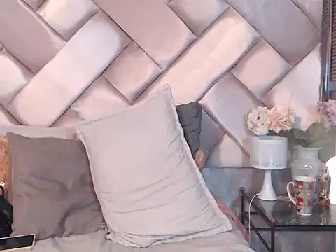 Ashleyroberst's cam snapshot