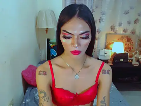 yoursexyasiantsxx's cam snapshot