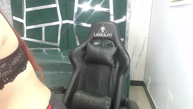 raven_ch_1's cam snapshot