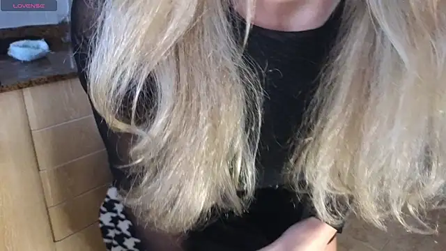 Lunamix live sex cam