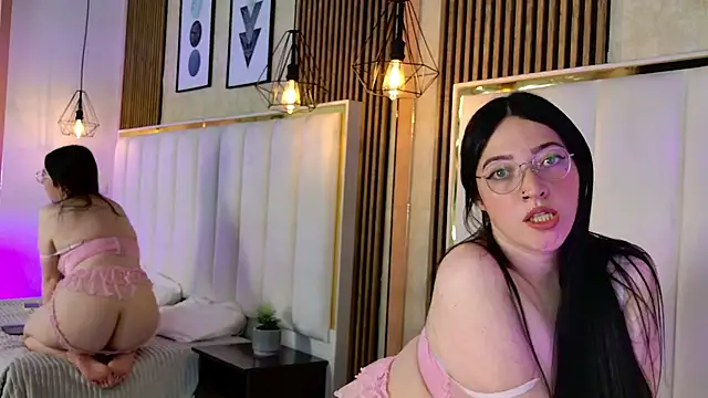 KarinaJones__'s cam snapshot