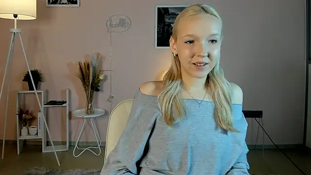 LatrinaNivala's cam snapshot