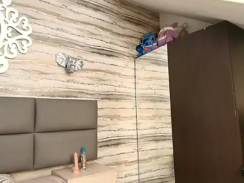 Little_Mayy's cam snapshot