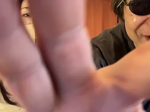 Japonica_Erotic_Men live sex cam